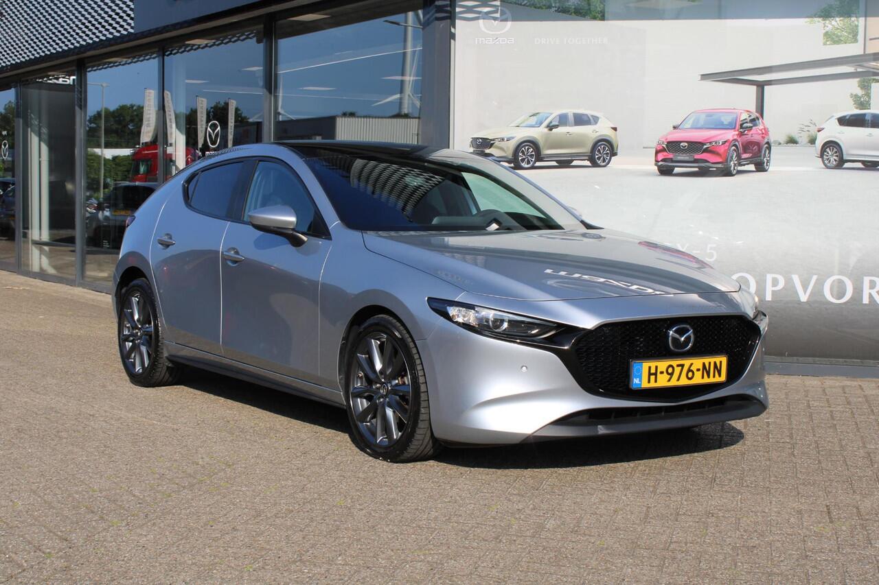 Mazda 3 HB 2.0 e-SkyActiv-G M Hybrid 122 Comfort , Automaat, LMV 18 Inch, HUD, Zwart dak, Stuurverwarming, Stoelverwarming, Clima, stoffen bekleding, Apple Carplay, PDC, Camera, Navi, Adap. Cruise