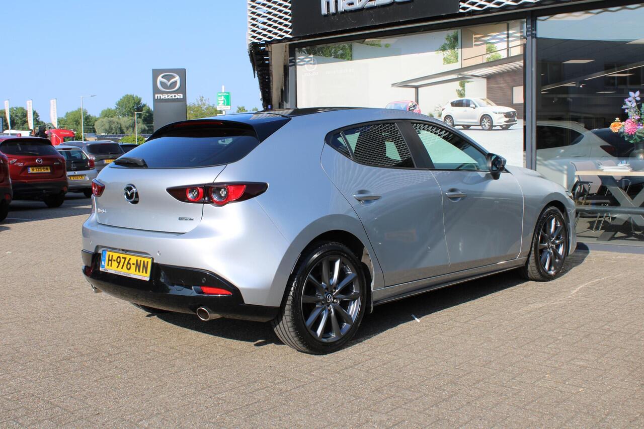 Mazda 3 HB 2.0 e-SkyActiv-G M Hybrid 122 Comfort , Automaat, LMV 18 Inch, HUD, Zwart dak, Stuurverwarming, Stoelverwarming, Clima, stoffen bekleding, Apple Carplay, PDC, Camera, Navi, Adap. Cruise