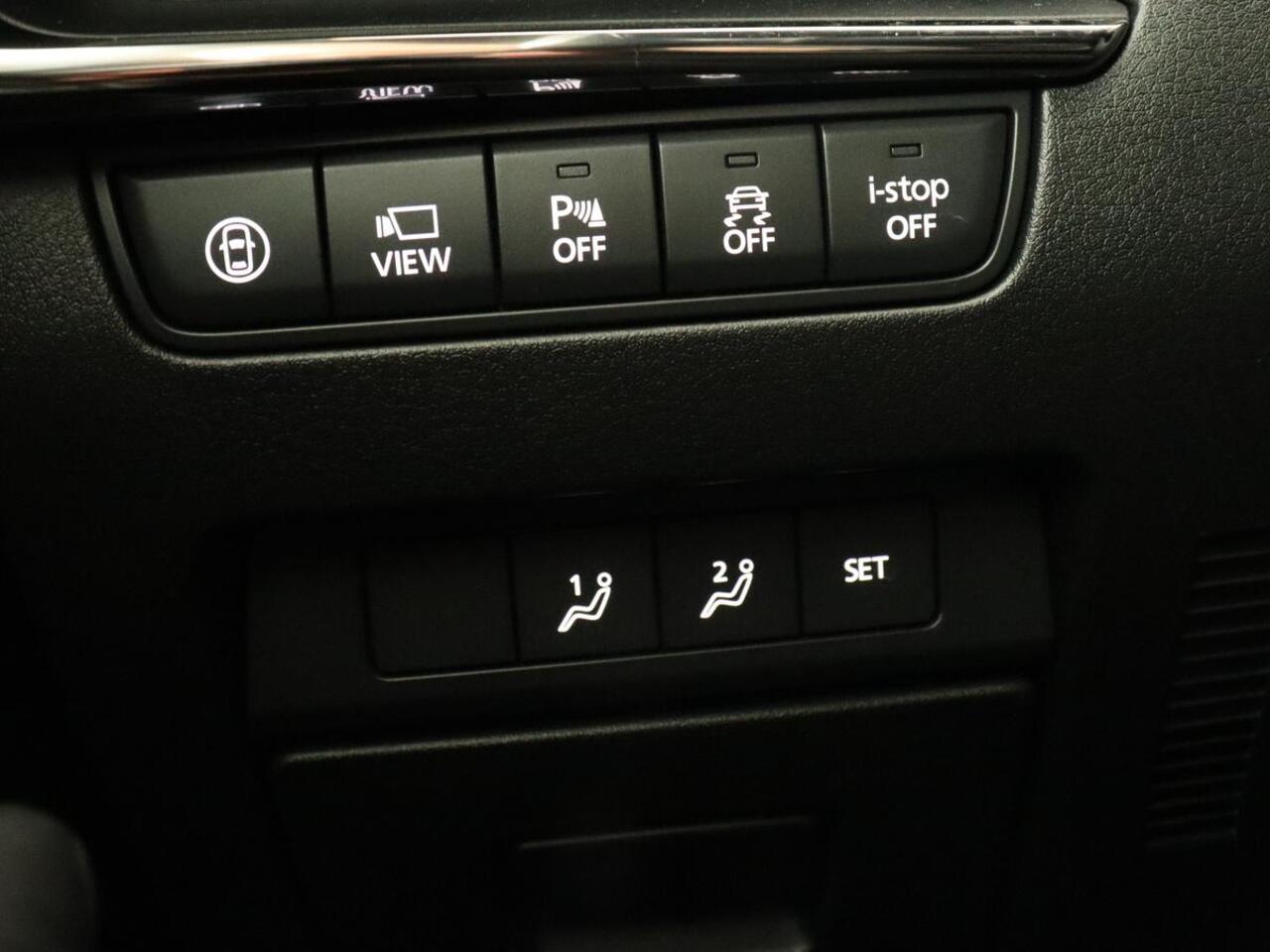 Mazda 3 2.0 SA-X Luxury | Camera | Bluetooth | Trekhaak | Automaat | Leder | Led | Stoelverwarming | Memory | Adaptive cruise | DAB | Head-up display | Bose Sound