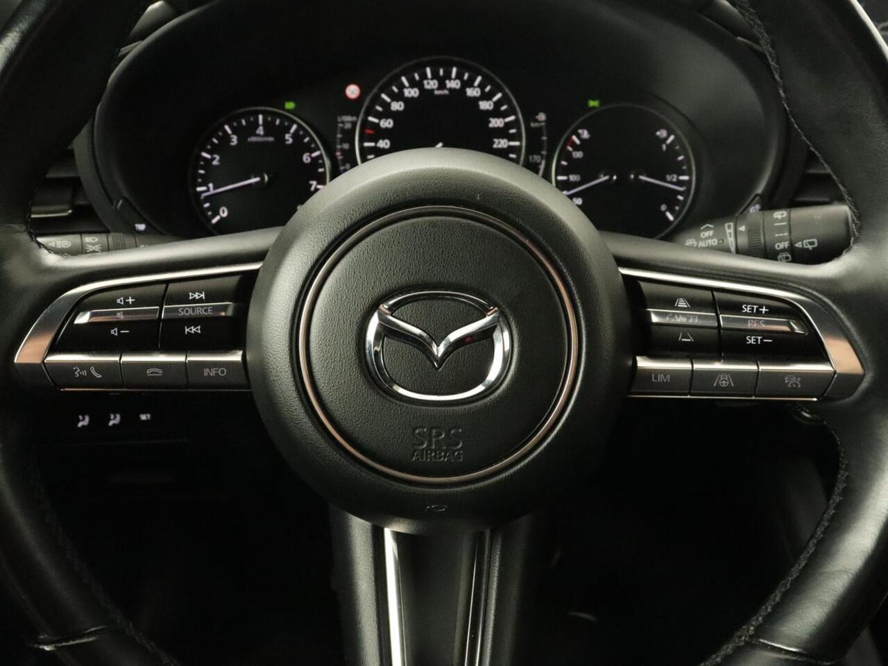Mazda 3 2.0 SA-X Luxury | Camera | Bluetooth | Trekhaak | Automaat | Leder | Led | Stoelverwarming | Memory | Adaptive cruise | DAB | Head-up display | Bose Sound