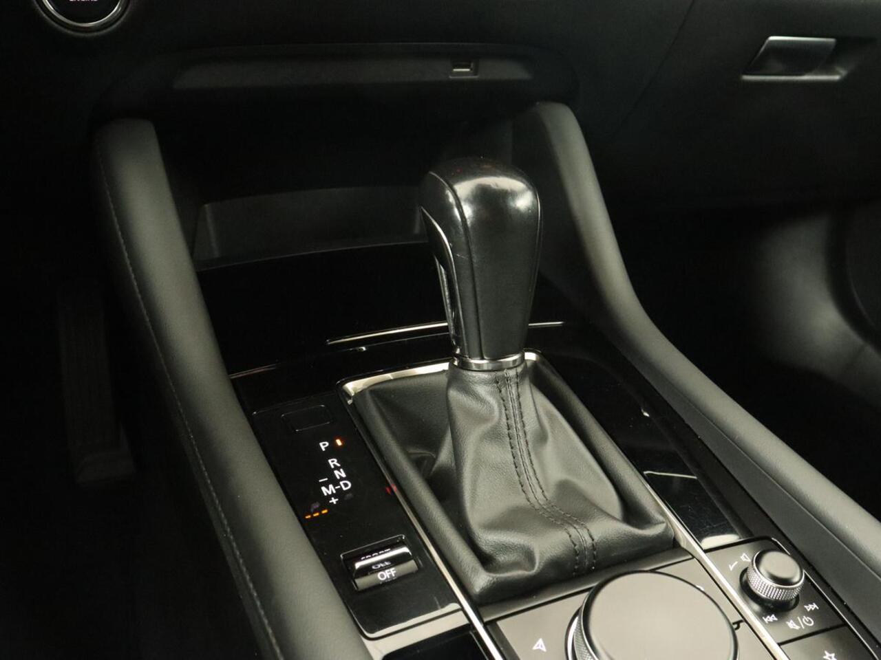 Mazda 3 2.0 SA-X Luxury | Camera | Bluetooth | Trekhaak | Automaat | Leder | Led | Stoelverwarming | Memory | Adaptive cruise | DAB | Head-up display | Bose Sound