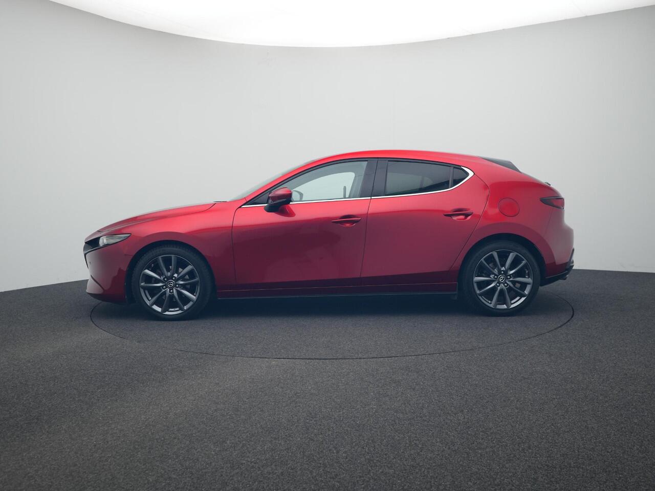 Mazda 3 2.0 SkyActiv-G Luxury met all-weather banden : dealer onderhouden