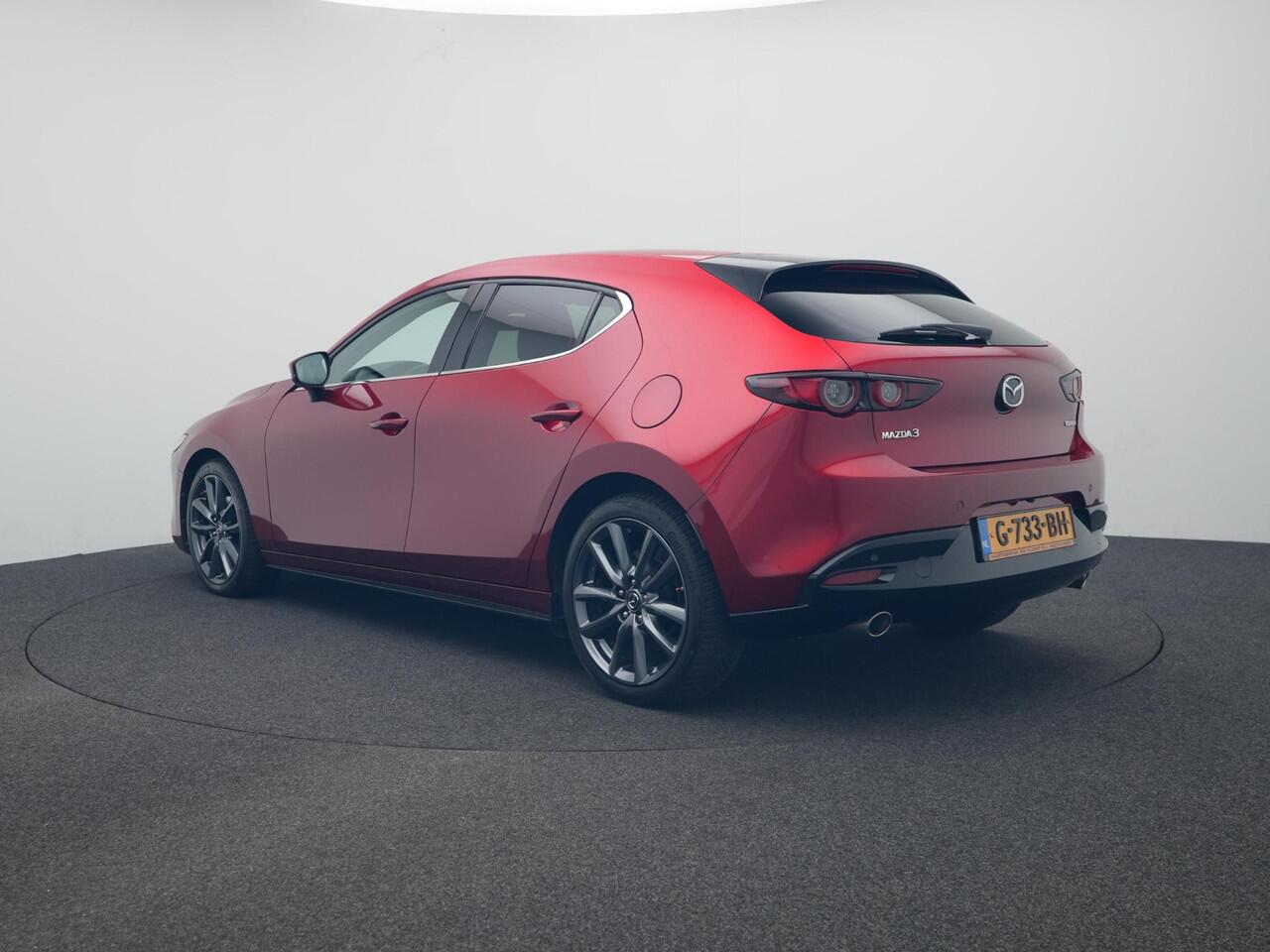 Mazda 3 2.0 SkyActiv-G Luxury met all-weather banden : dealer onderhouden