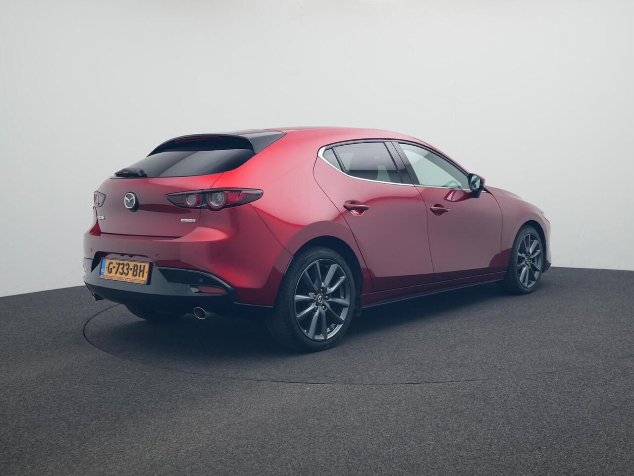 Mazda 3 2.0 SkyActiv-G Luxury met all-weather banden : dealer onderhouden