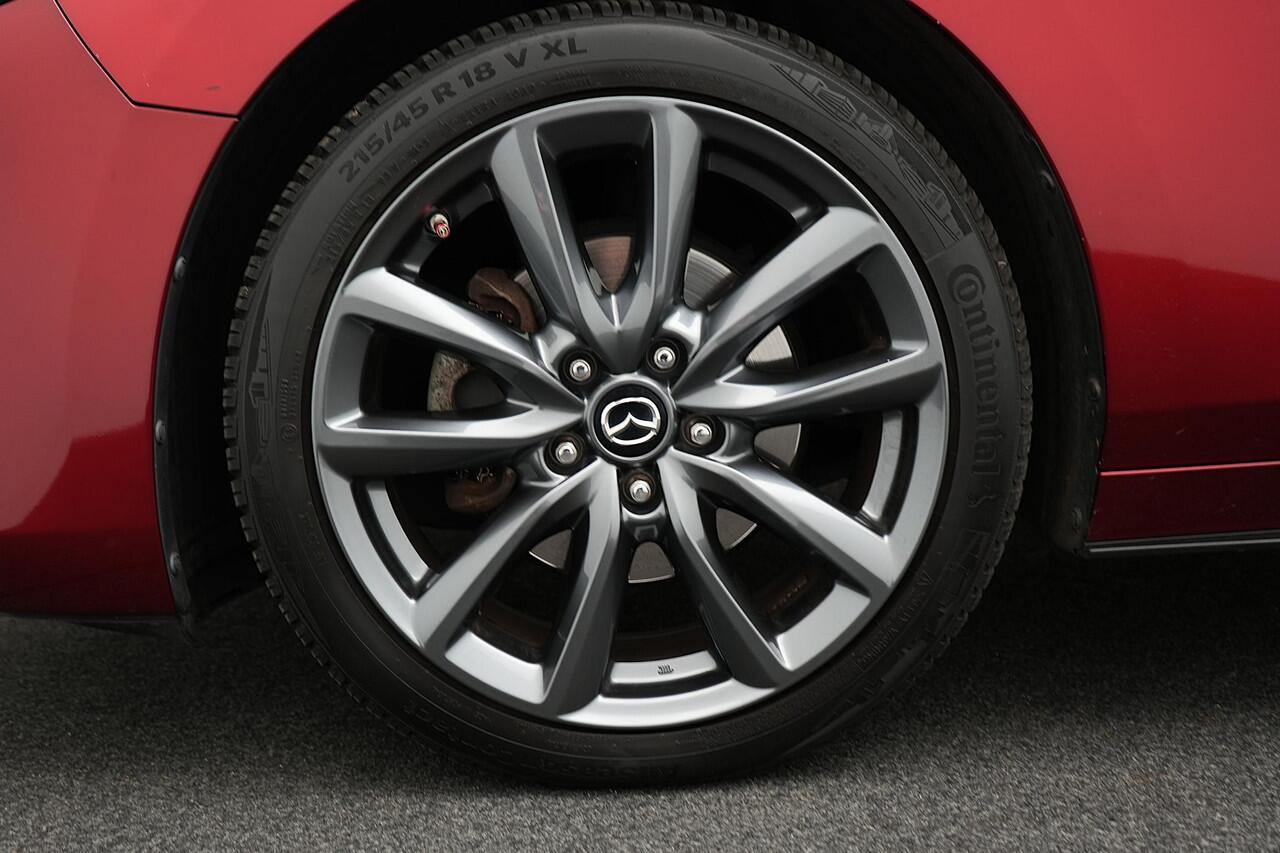 Mazda 3 2.0 SkyActiv-G Luxury met all-weather banden : dealer onderhouden