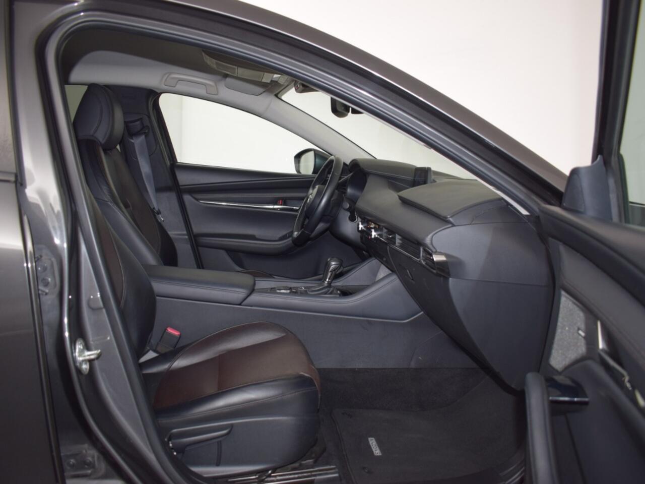 Mazda 3 2.0 SA-X Comfort | Automaat o Leder o Bose o Keyless o 18 inch