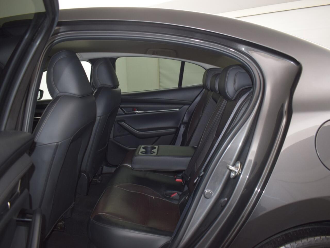 Mazda 3 2.0 SA-X Comfort | Automaat o Leder o Bose o Keyless o 18 inch