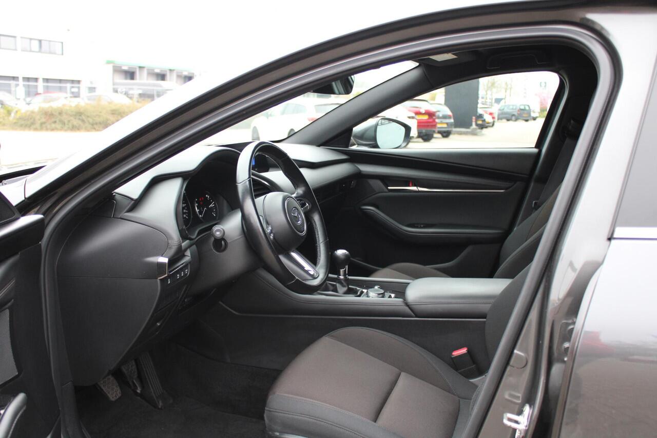 Mazda 3 HB 2.0 e-SkyActiv-G 150 M Hybrid Sportive , Adap Cruise, Clima, HUD, PDC, Stoelverwarming, Stuurverwarming, Camera, Navi, Apple Carplay