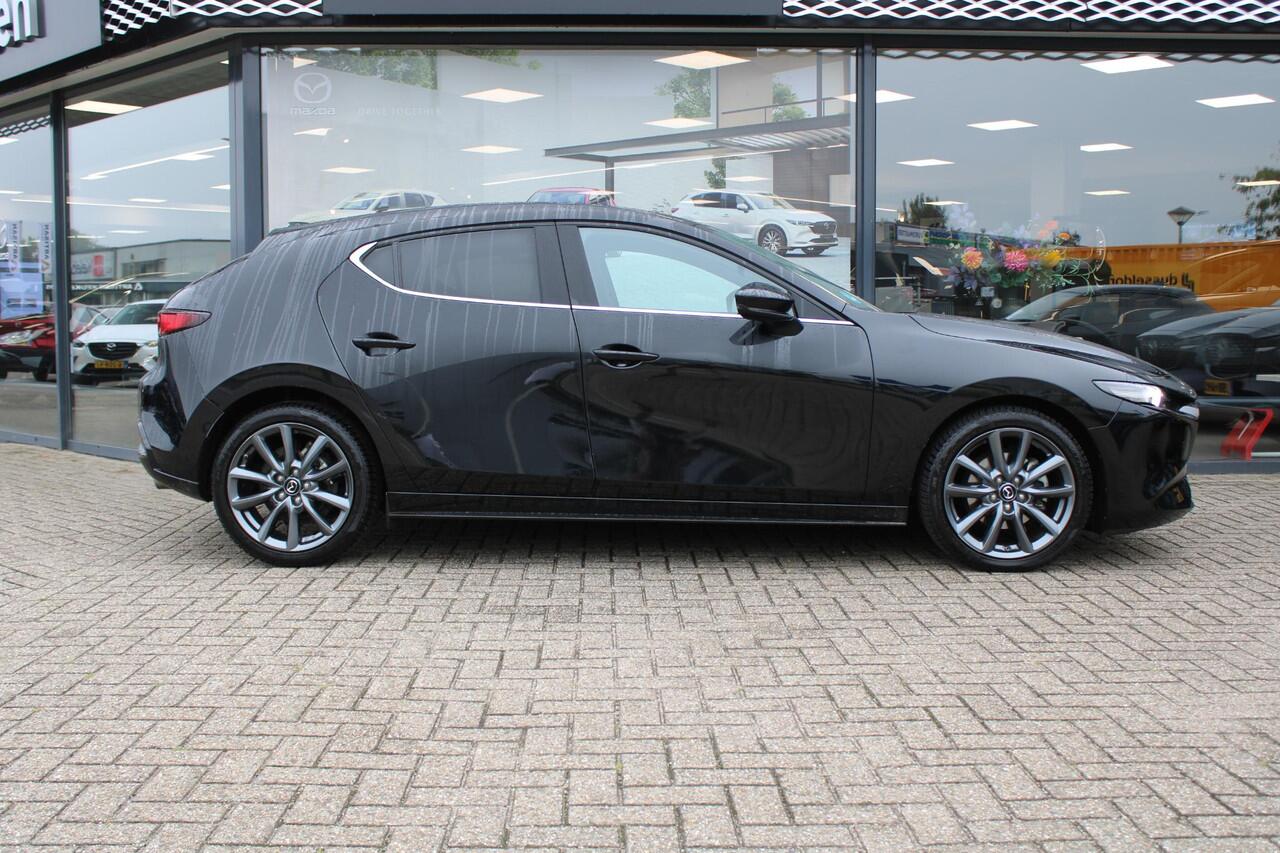 Mazda 3 2.0 e-SkyActiv-G M Hybrid 150 Sportive , Automaat, Leder, Camera, All Season, LMV 18 Inch, Stuur/Stoel Verwarming, Apple Carplay, Android Auto, Clima, Bose, Adap.Cruise, PDC, HUD, Bluetooth