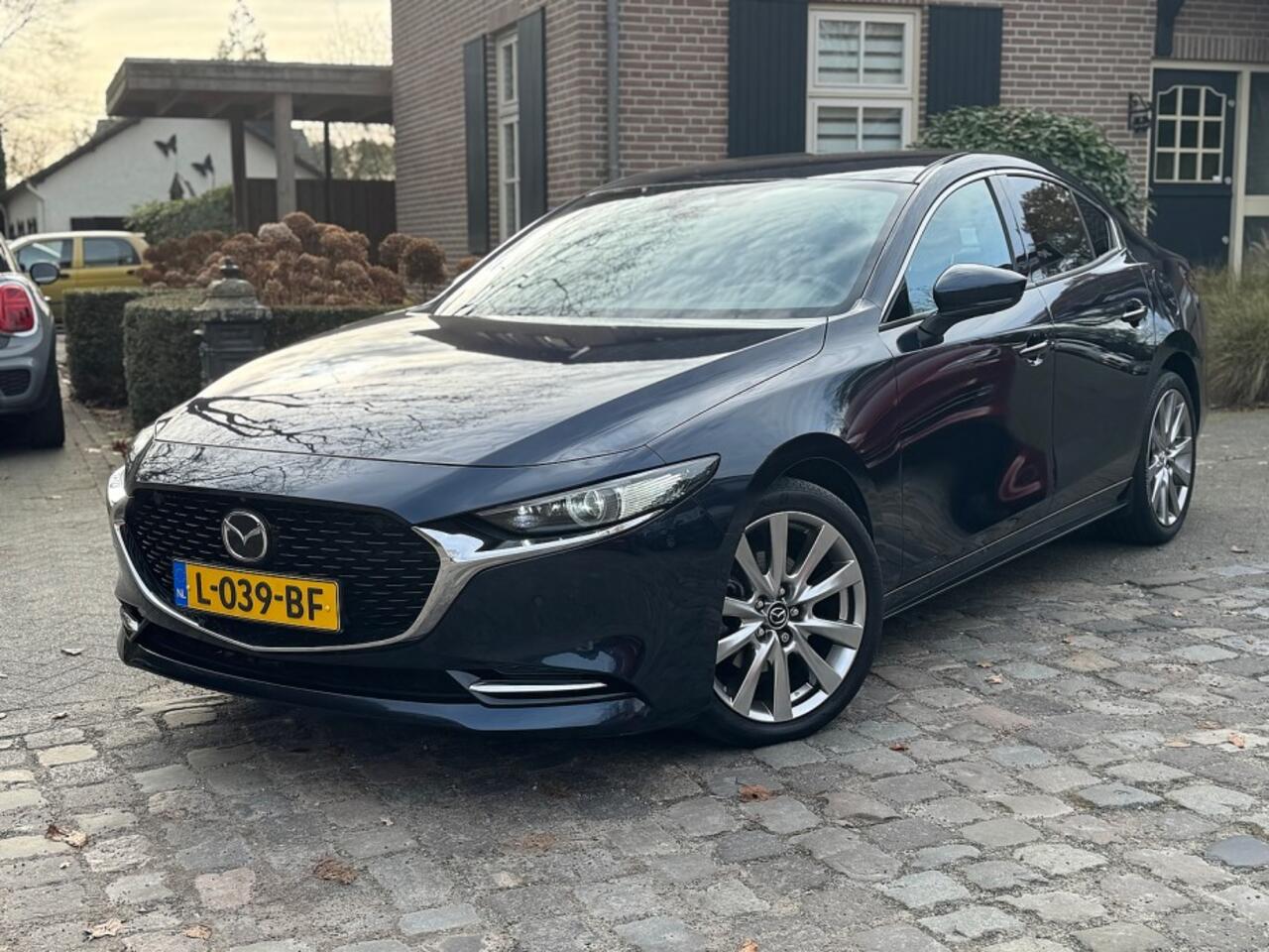 Mazda 3 2.0 e-SkyActiv-X M Hybrid 186 Luxury ecc,leer,led,lmv,navigatie