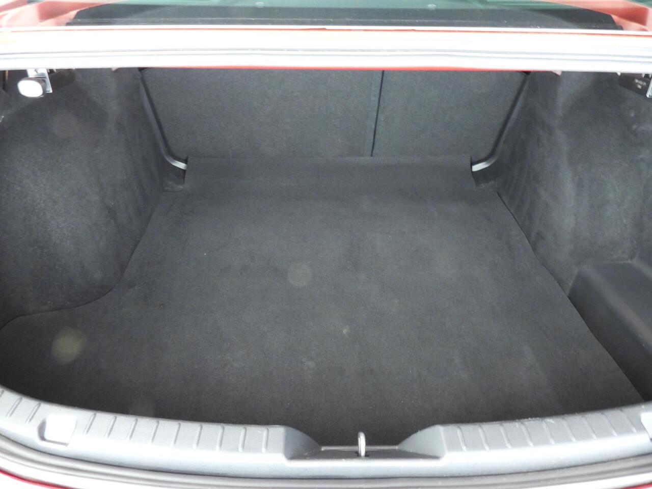 Mazda 3 2.0 e-SkyActiv-X M Hybrid 186 Luxury Automaat | Leder | Schuifdak | 360 cam | Bose