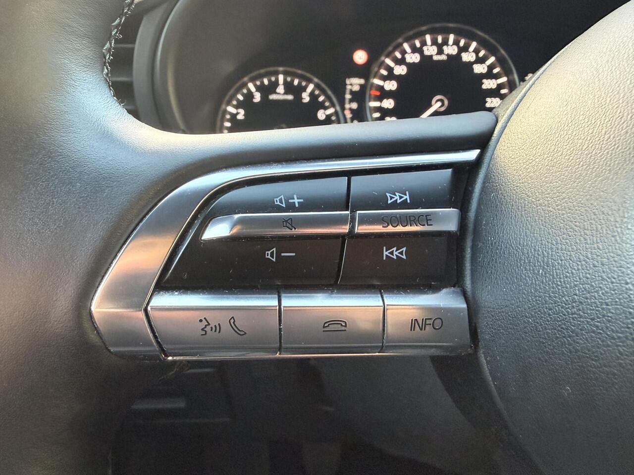 Mazda 3 2.0 e-SkyActiv-G M Hybrid 150 Sportive | CARPLAY | HEAUD UP DISPLAY | ADAPTIEVE CRUISE CONTROL |