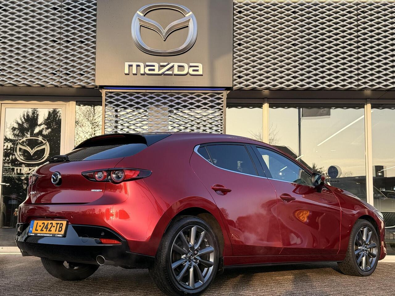 Mazda 3 2.0 e-SkyActiv-G M Hybrid 150 Sportive | CARPLAY | HEAUD UP DISPLAY | ADAPTIEVE CRUISE CONTROL |
