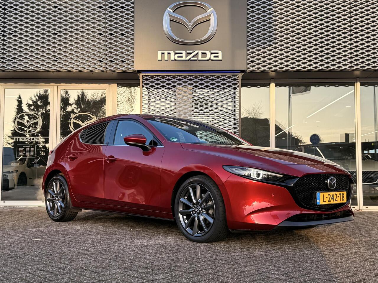 Mazda 3 2.0 e-SkyActiv-G M Hybrid 150 Sportive | CARPLAY | HEAUD UP DISPLAY | ADAPTIEVE CRUISE CONTROL |