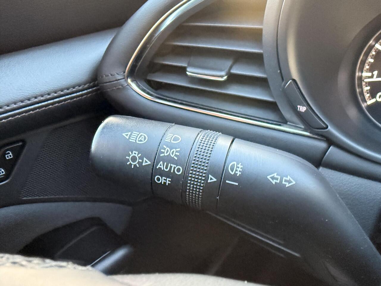 Mazda 3 2.0 e-SkyActiv-G M Hybrid 150 Sportive | CARPLAY | HEAUD UP DISPLAY | ADAPTIEVE CRUISE CONTROL |