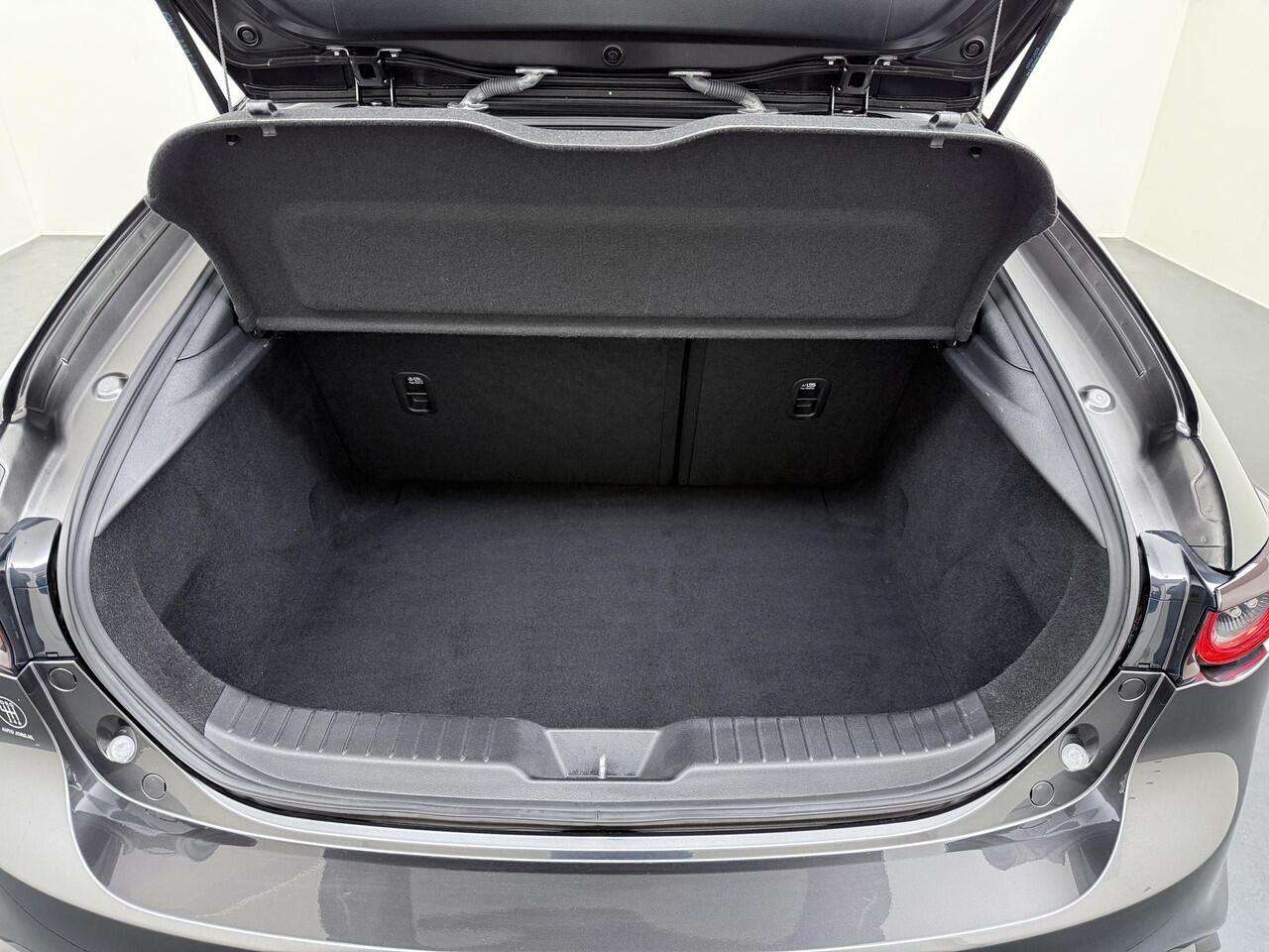 Mazda 3 2.0 e-SkyActiv-X M Hybrid 186 Luxury Leder | Bose | 360 camera |