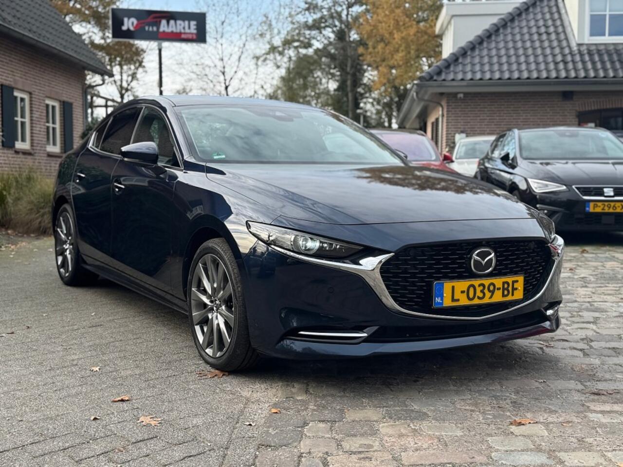Mazda 3 2.0 e-SkyActiv-X M Hybrid 186 Luxury ecc,leer,led,lmv,navigatie