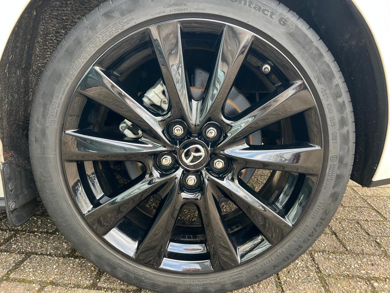 Mazda 3 2.0 e-SkyActiv-X M Hybrid 180 Luxury | AUTOMAAT | NED. AUTO | DEALER ONDERHOUDEN | I-ACTIVESENSE PAKKET | CRUISE CONTROL ADAPTIEF | 360 CAMERA | STOEL + STUURVERWARMING