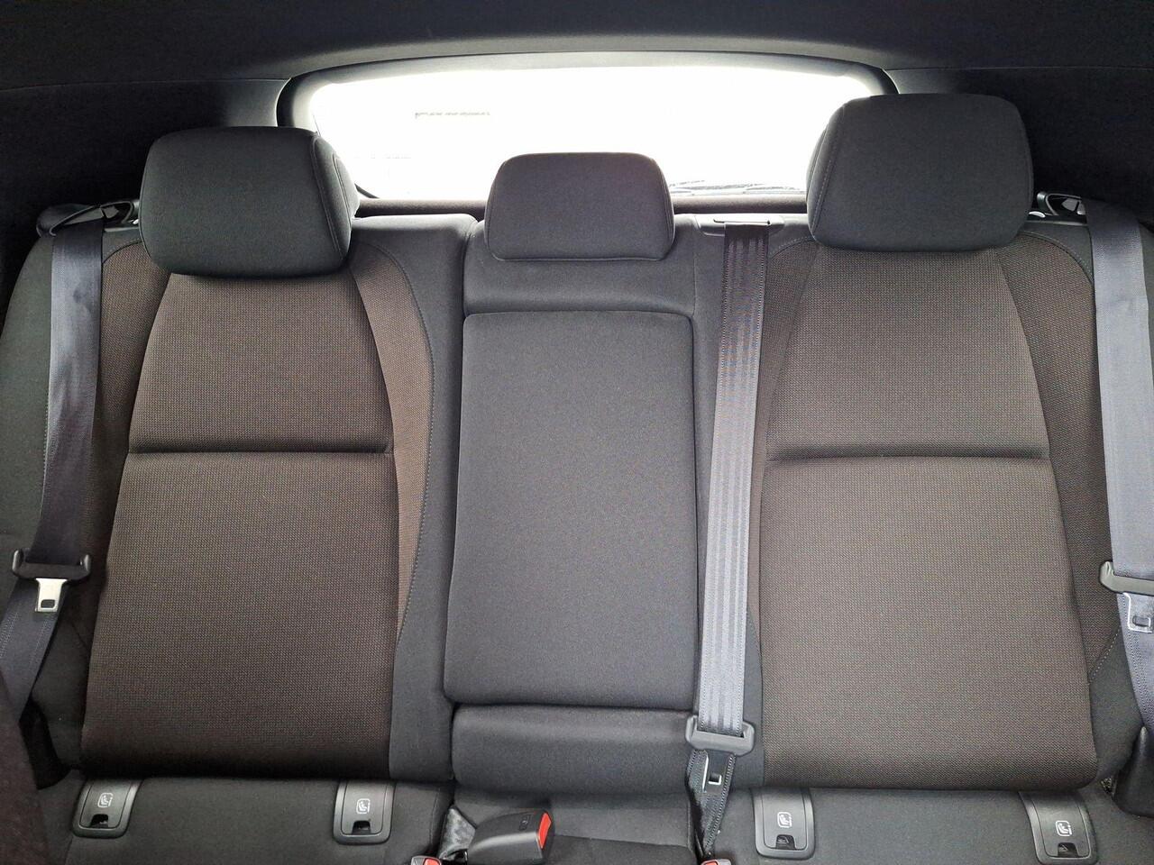 Mazda 3 2.0 e-SkyActiv-G M Hybrid 150 PK Sportive | NL-Auto | Navigatie | Camera | Climate Controle | Adaptieve Cruise Control | Stuurwiel en Stoel Verwarming | LM-velgen