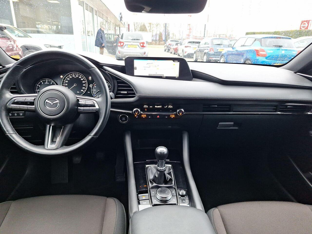 Mazda 3 2.0 e-SkyActiv-G M Hybrid 150 PK Sportive | NL-Auto | Navigatie | Camera | Climate Controle | Adaptieve Cruise Control | Stuurwiel en Stoel Verwarming | LM-velgen