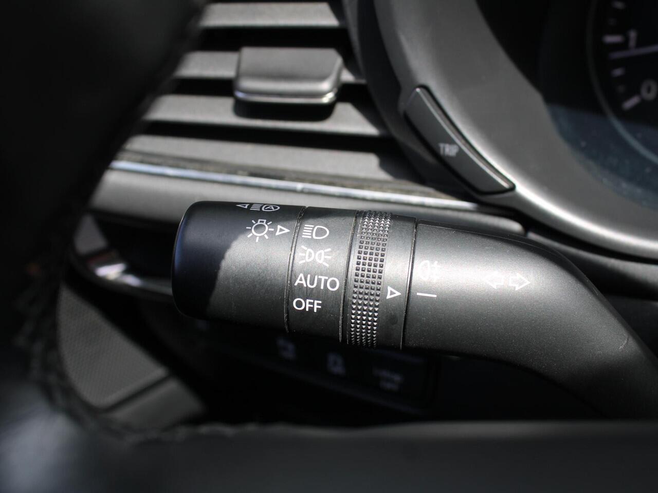 Mazda 3 2.0 e-SkyActiv-G M Hybrid 122 Comfort | Stuur-/stoelverwarming | Camera | Cruise adapt. | Clima | 16" LM | HUD | LED | Dodehoek detectie |