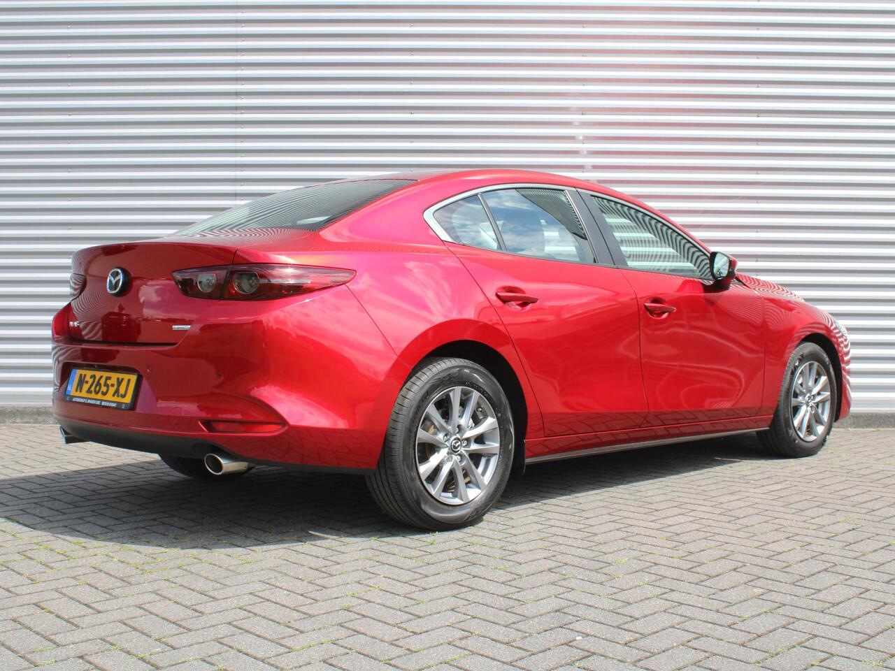 Mazda 3 2.0 e-SkyActiv-G M Hybrid 122 Comfort | Stuur-/stoelverwarming | Camera | Cruise adapt. | Clima | 16" LM | HUD | LED | Dodehoek detectie |