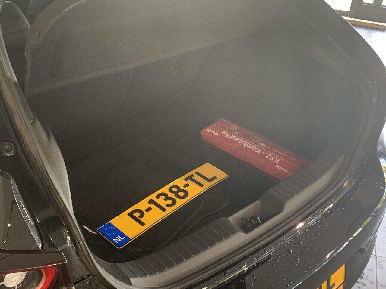 Mazda 3 2.0 e-SkyActiv-X M Hybrid 186 Luxury | AUTOMAAT | NAVIGATIE | ADAPTIVE CRUISECONTROL | ACHTERUITRIJCAMERA | PARKEERSENSOREN VOOR-/ACHTER | STOEL-/STUURVERWARMING | VOL LEDER