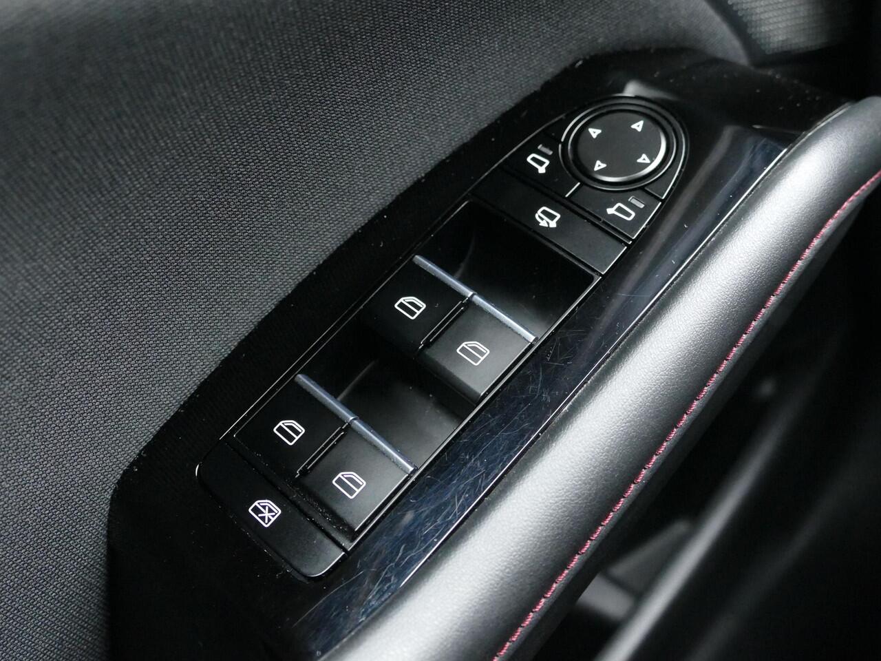 Mazda 3 2.0 e-SkyActiv-G M Hybrid 150 Sportive | Lage KM stand | Camera | Stoelverwarming | RIJKLAARPRIJS!