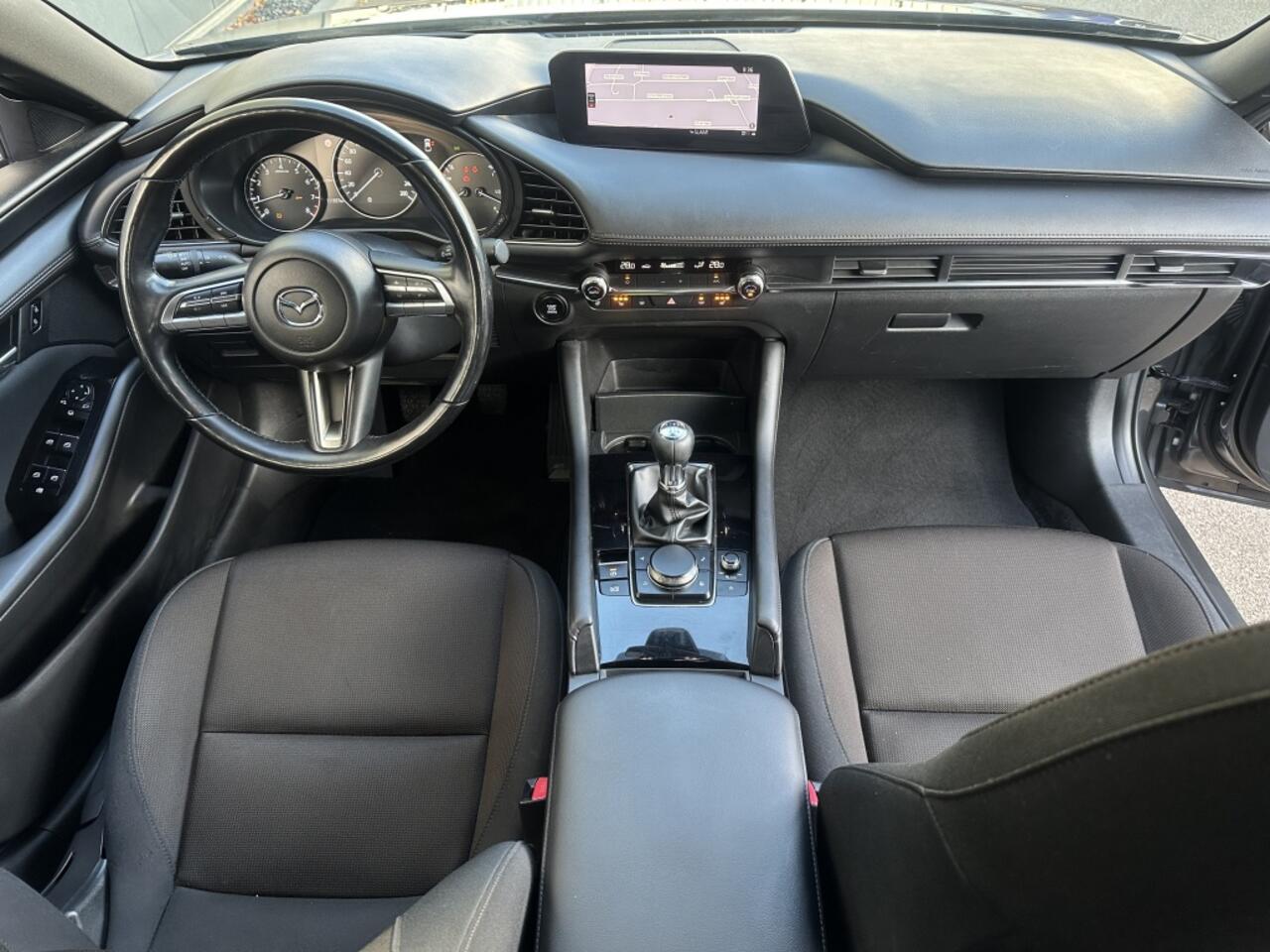 Mazda 3 2.0 e-SkyActiv-G Comfort / 18" velgen / Carplay