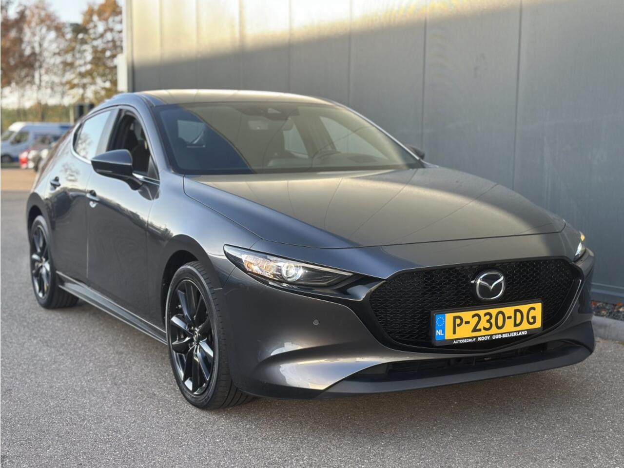 Mazda 3 2.0 e-SkyActiv-G Comfort / 18" velgen / Carplay