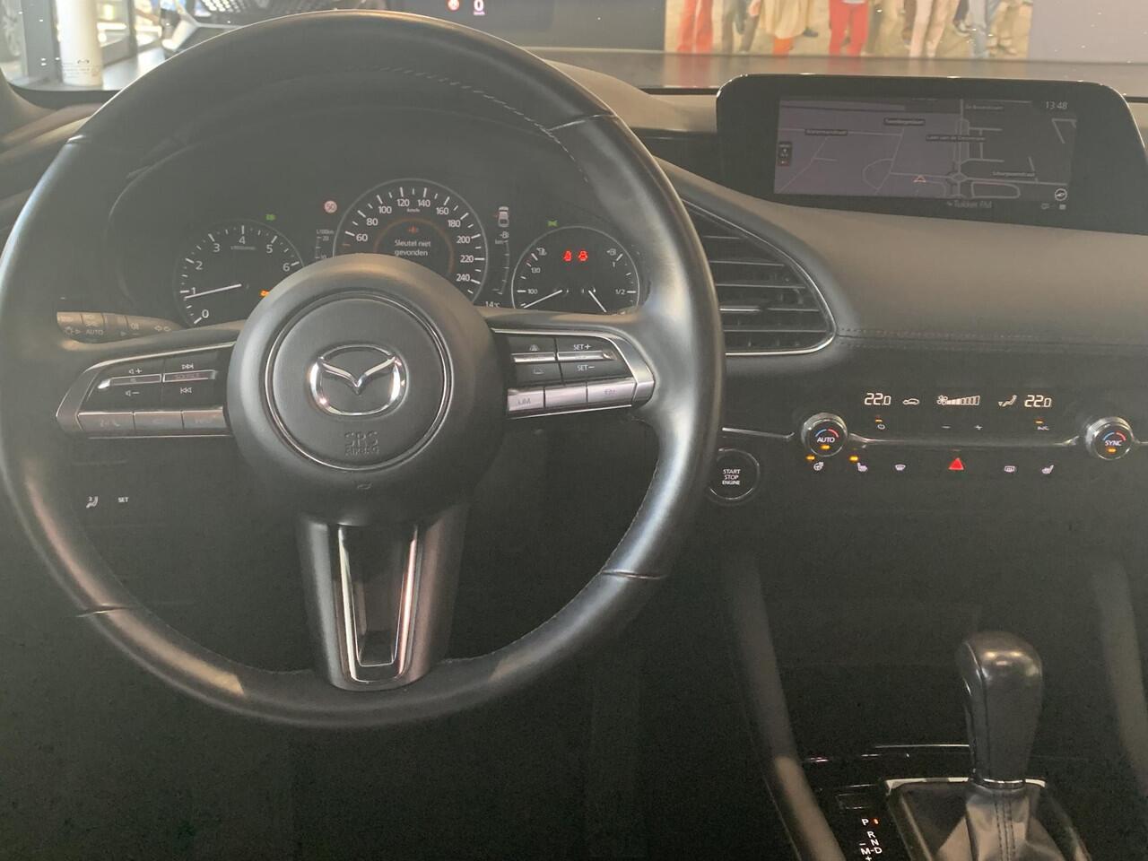 Mazda 3 2.0 e-SkyActiv-X M Hybrid 186 Luxury | AUTOMAAT | NAVIGATIE | ADAPTIVE CRUISECONTROL | ACHTERUITRIJCAMERA | PARKEERSENSOREN VOOR-/ACHTER | STOEL-/STUURVERWARMING | VOL LEDER