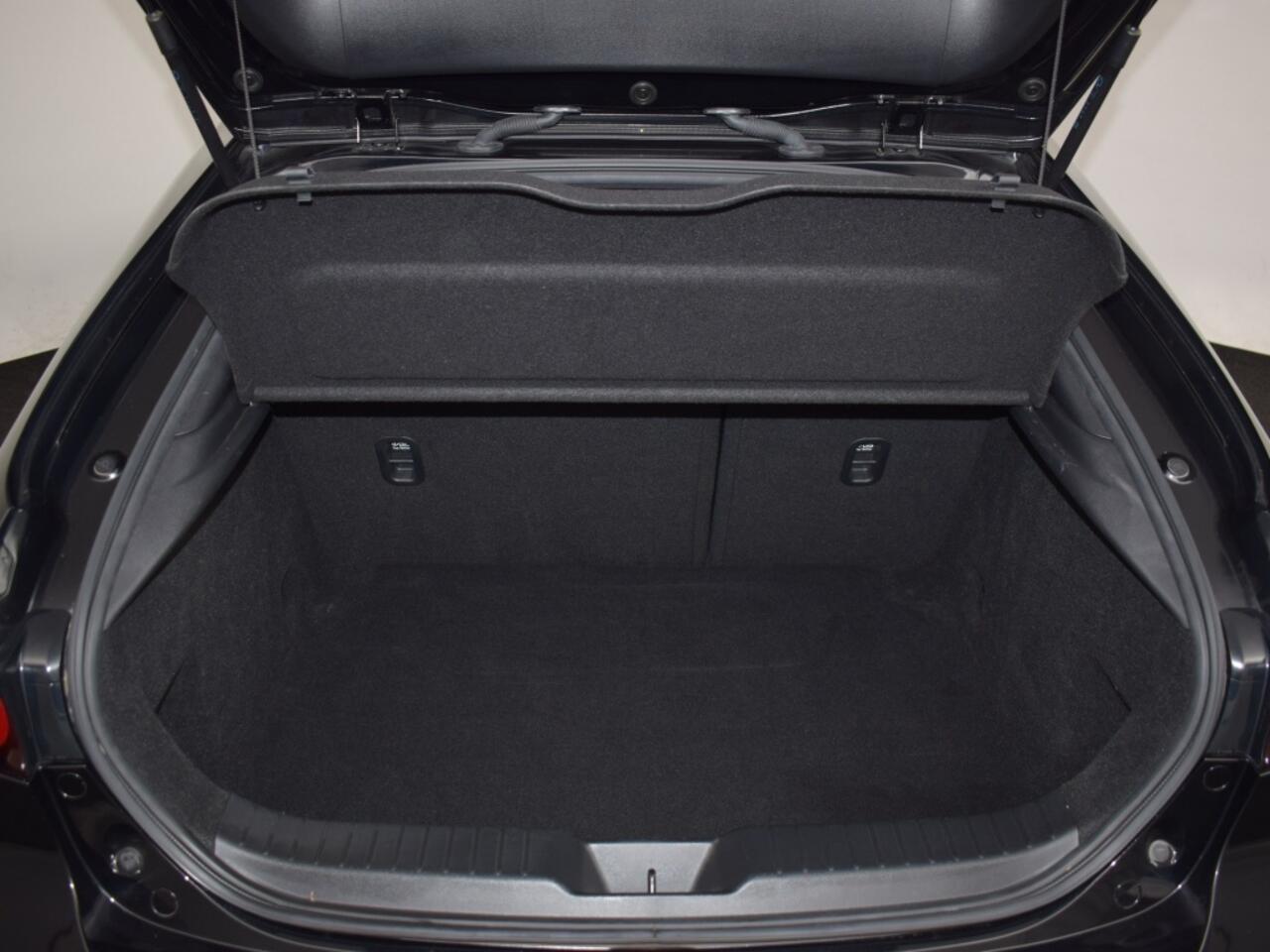 Mazda 3 2.0 e-SA-G SPORTIVE CAMERA LMV APPLE CARPLAY