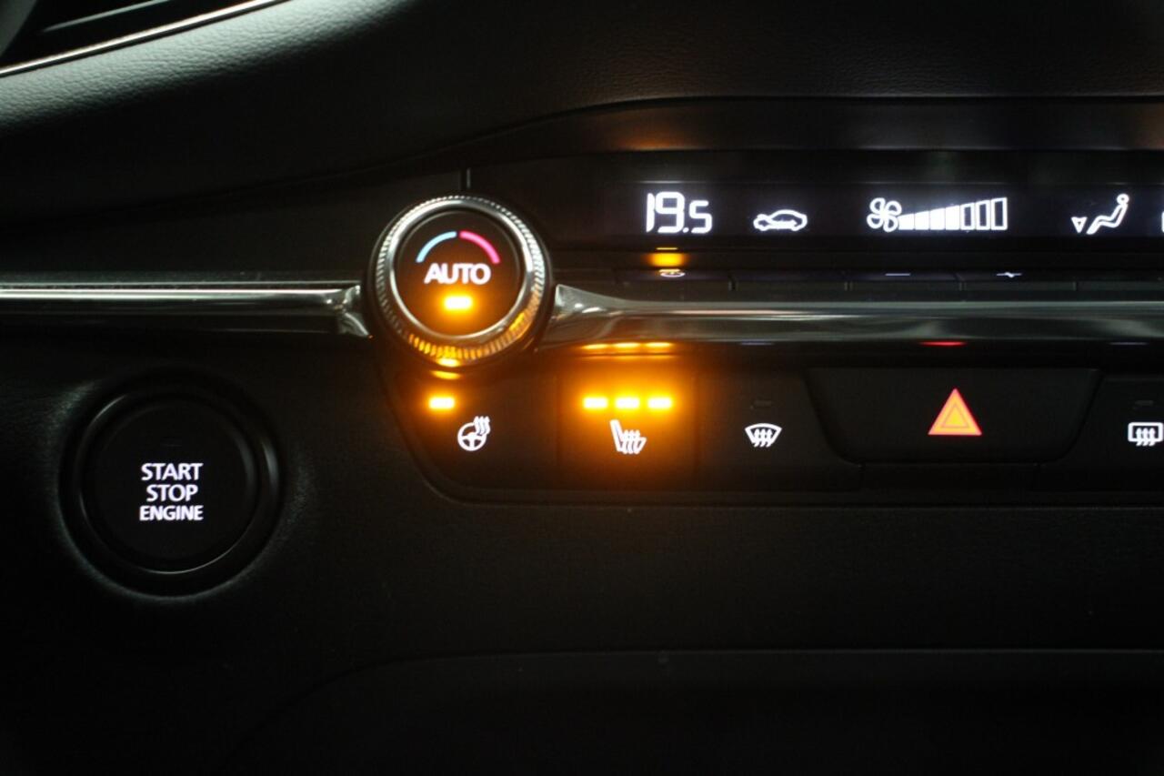 Mazda 3 2.0 e-SkyActiv-G M Hybrid Comfort - Carplay, Navi, Camera, Stoel/Stuur verw. PDC