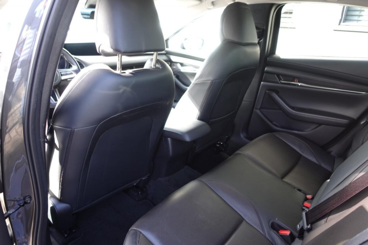 Mazda 3 2.0 E-SA-X LUXURY Zeer Fraai