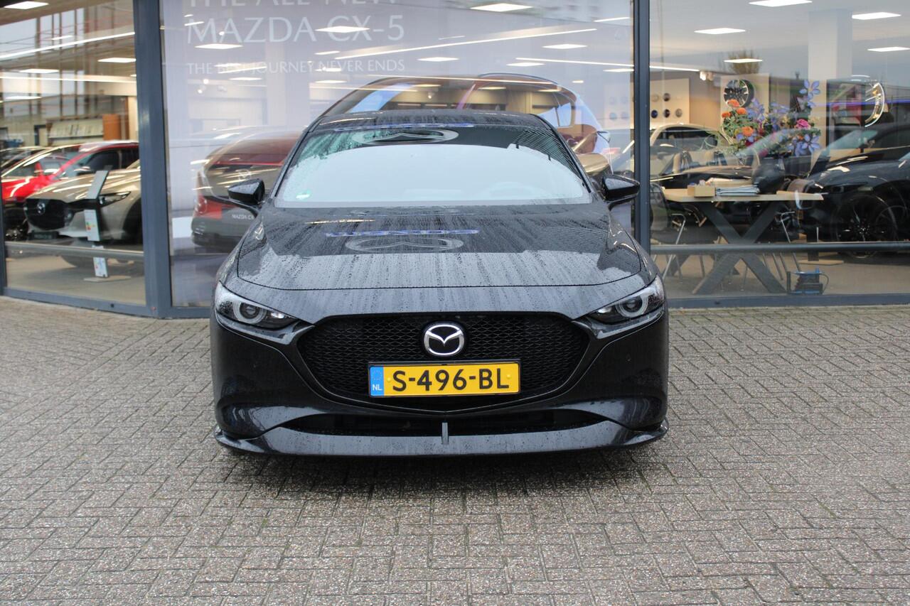 Mazda 3 2.0 e-SkyActiv-X M Hybrid 186 Luxury , Trekhaak, Aero Pakket, All Season, Leder, Bose, Stoelverwarming, Stuurverwarming, LMV 18 Inch, 360 Camera, Navi, Clima, HUD, PDC, Adap. Cruise, LKA