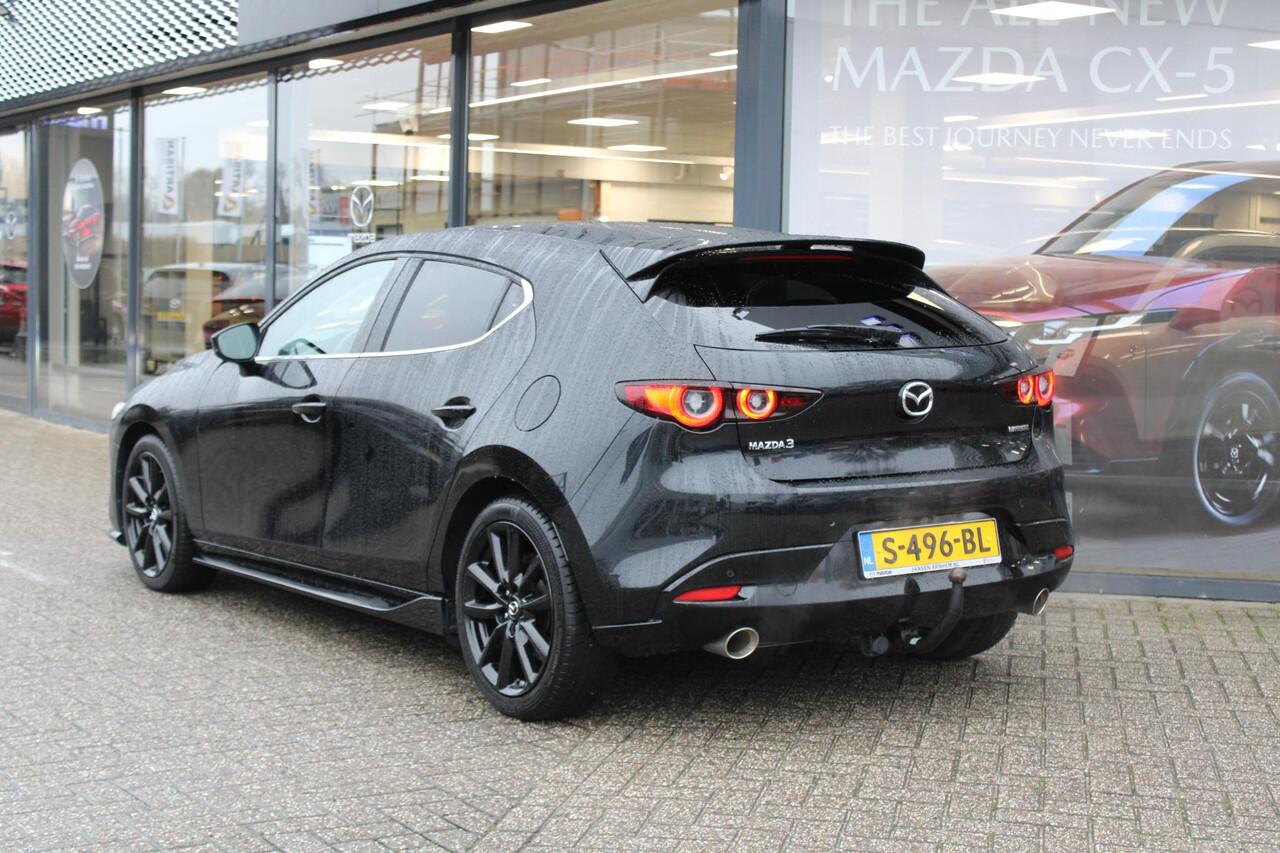 Mazda 3 2.0 e-SkyActiv-X M Hybrid 186 Luxury , Trekhaak, Aero Pakket, All Season, Leder, Bose, Stoelverwarming, Stuurverwarming, LMV 18 Inch, 360 Camera, Navi, Clima, HUD, PDC, Adap. Cruise, LKA