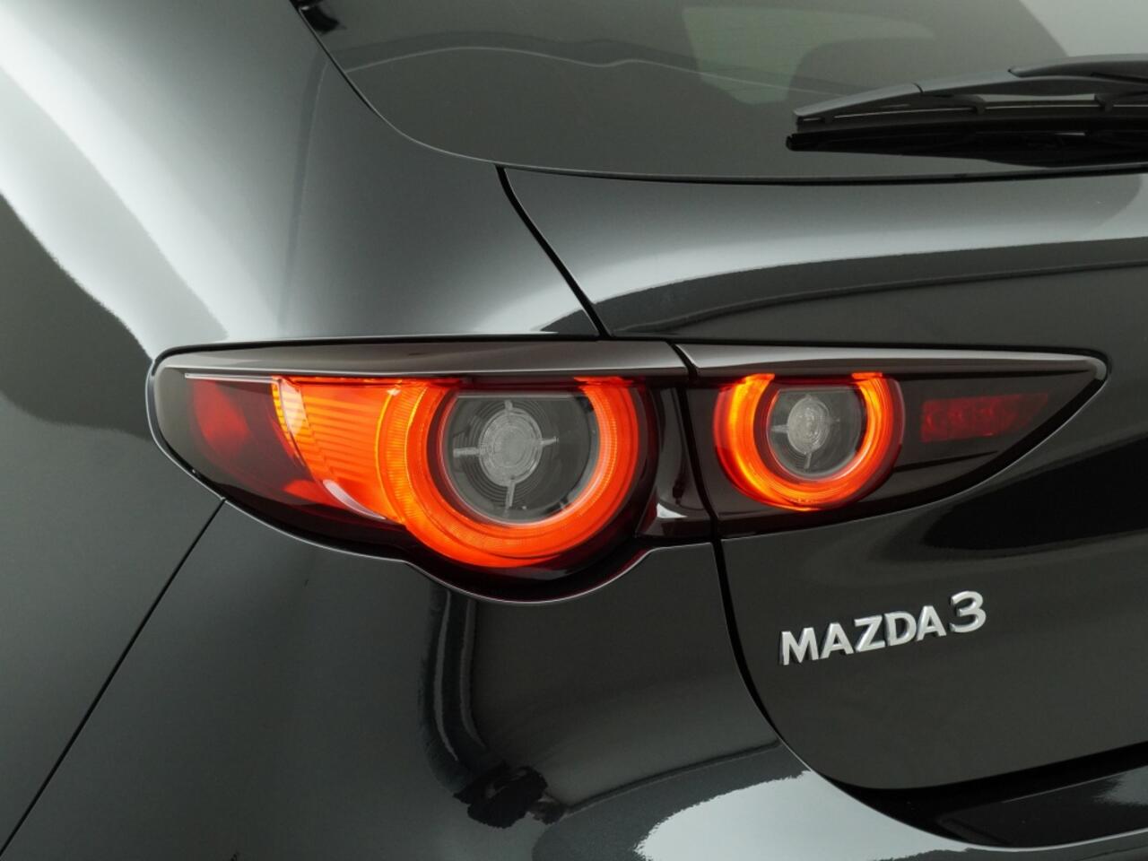 Mazda 3 e-Skyactiv X 186 Luxury | rood leer pakket | 1e eigenaar