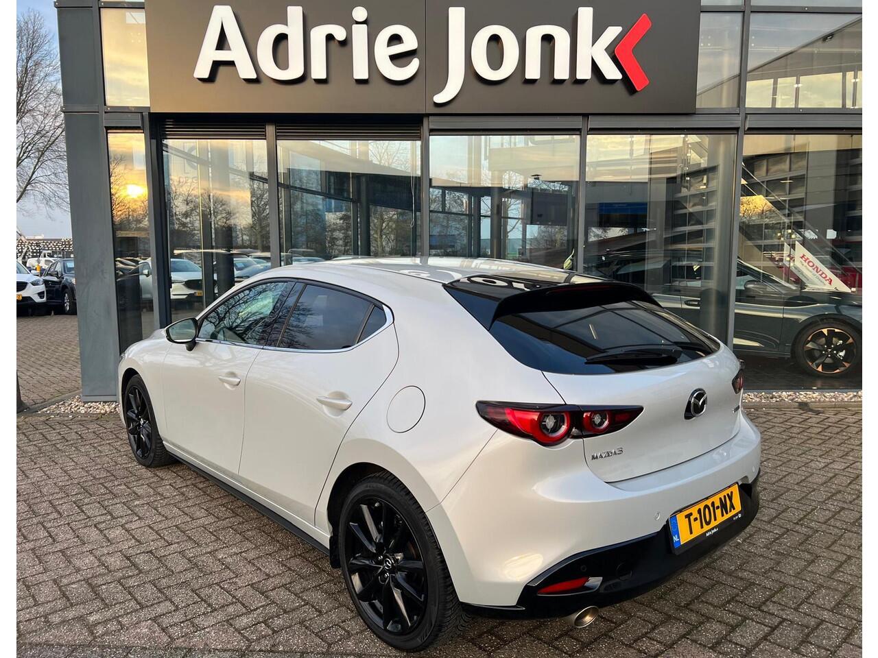 Mazda 3 2.0 e-SkyActiv-X M Hybrid 186 Exclusive-line AUTOMAAT | SUNROOF | LEDER | DRIVER ASSISTANCE PACK | COMFORT PACK | DESIGN PACK | DUURSTE UITVOERING | NED. AUTO | * 6 JAAR GARANTIE | 07-2029 |