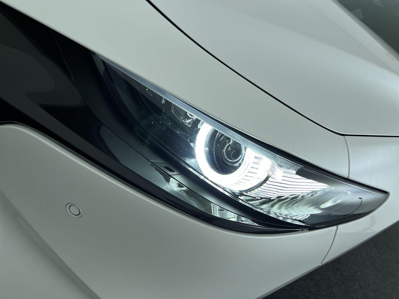 Mazda 3 2.0 e-SkyActiv-X M Hybrid 186 Luxury Automaat | Rijklaar | 1e eigenaar | Lederen Bekleding | Apple Carplay/Android Auto | Bose Soundsystem |