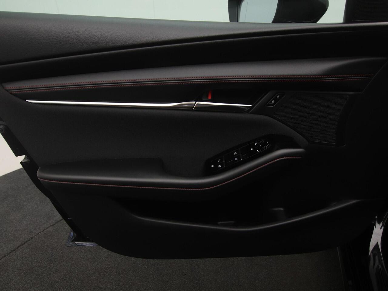 Mazda 3 2.0 e-SkyActiv-X Homura automaat : dealer onderhouden