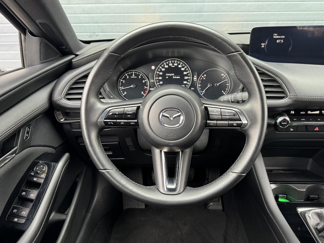 Mazda 3 2.0 E-SKYACTIV-X M HYBRID 186 HOMURA I P-CAMERA I ADAPTIVE CRUISE CONTROL I NAVIGATIE I CLIMATE CONTROL I APPLE CARPLAY