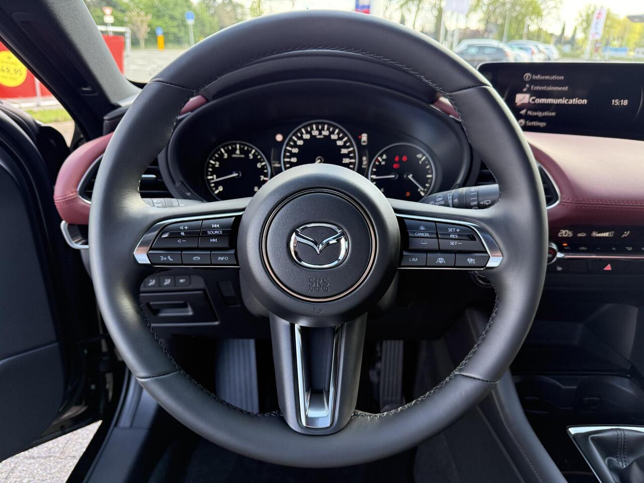 Mazda 3 2.0 e-SkyActiv-X M Hybrid 186 Takumi | ROOD LEDER | NIEUW TE REGISTREREN | PANO DAK |