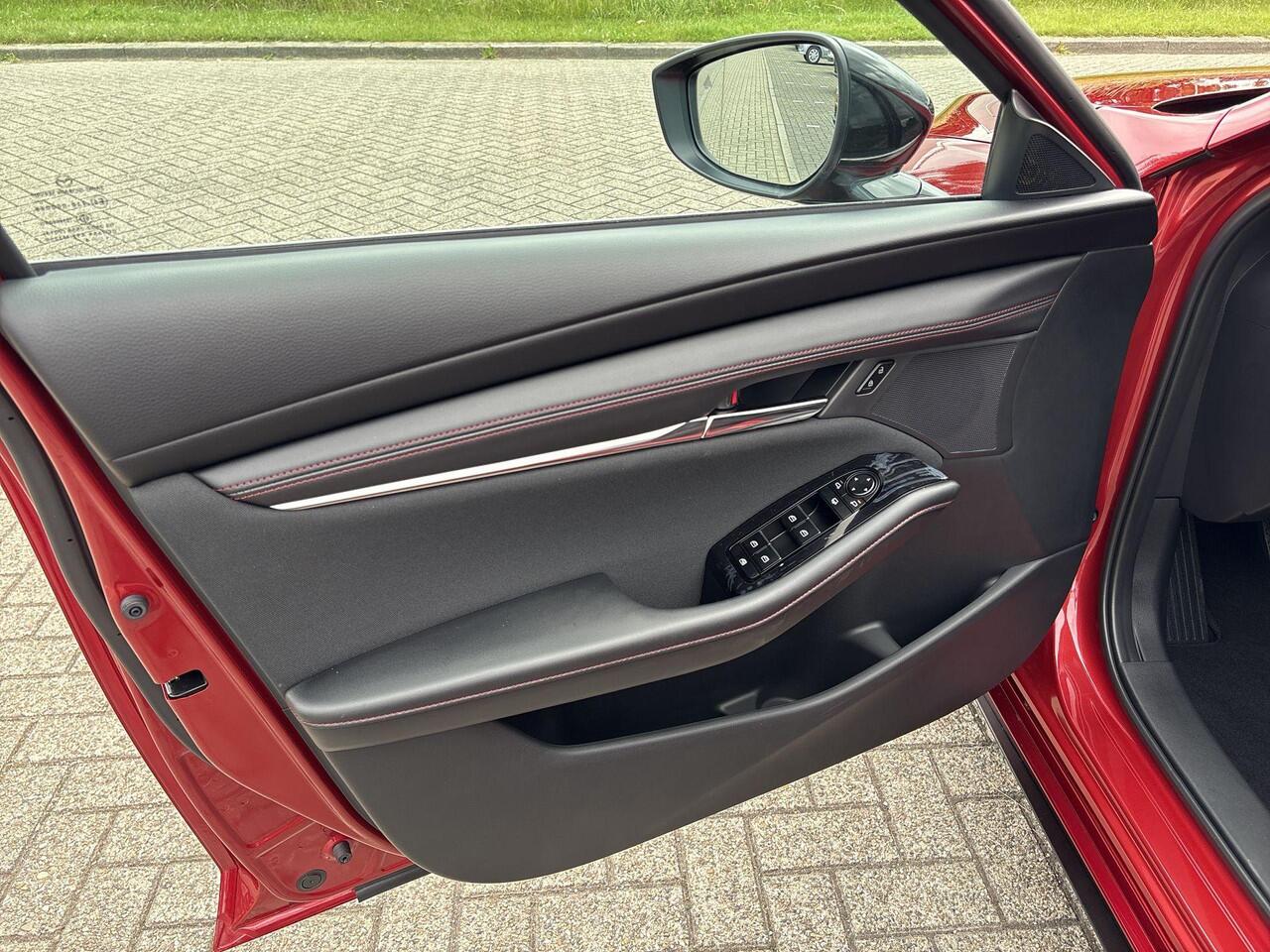 Mazda 3 2.5 e-SkyActiv-G M Hybrid 140 Homura | Rijklaar | Carplay | Parkeersensor | Stoelverwarming