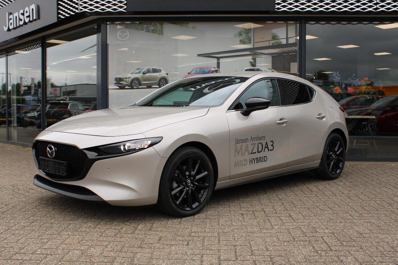 Mazda 3 2.0 e-SkyActiv-X M Hybrid 186 Nagisa Demovoordeel ¤ 5.000,-, Bruin Leder, Bose, Navi, Adap.Cruise, Clima, Apple Carplay, Camera, PDC, HUD, Stoelverwarming, 18" LMV