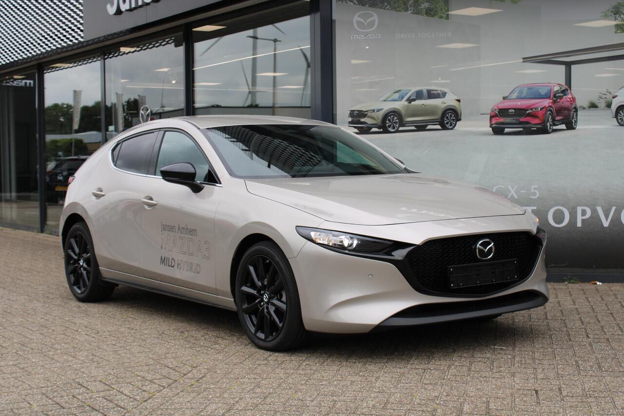 Mazda 3 2.0 e-SkyActiv-X M Hybrid 186 Nagisa Demovoordeel ¤ 5.000,-, Bruin Leder, Bose, Navi, Adap.Cruise, Clima, Apple Carplay, Camera, PDC, HUD, Stoelverwarming, 18" LMV