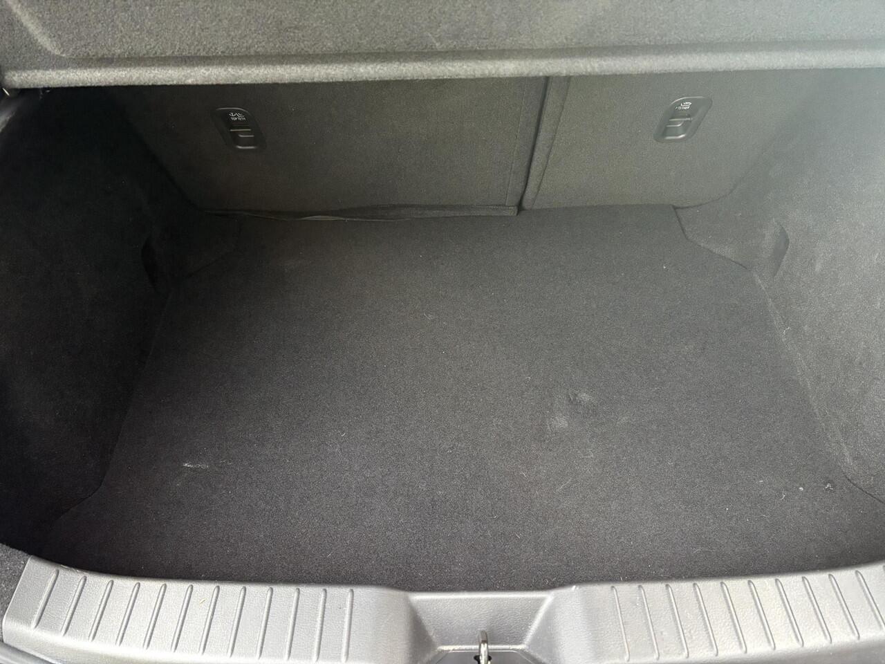 Mazda 3 2.5 e-SkyActiv-G M Hybrid 140 Homura Automaat, Navigatie, Apple Carplay/ Android Auto, Head-up, Cruise Controle Add, A.Rij-Camera, Parkeerhulp v., Stoel verwarming