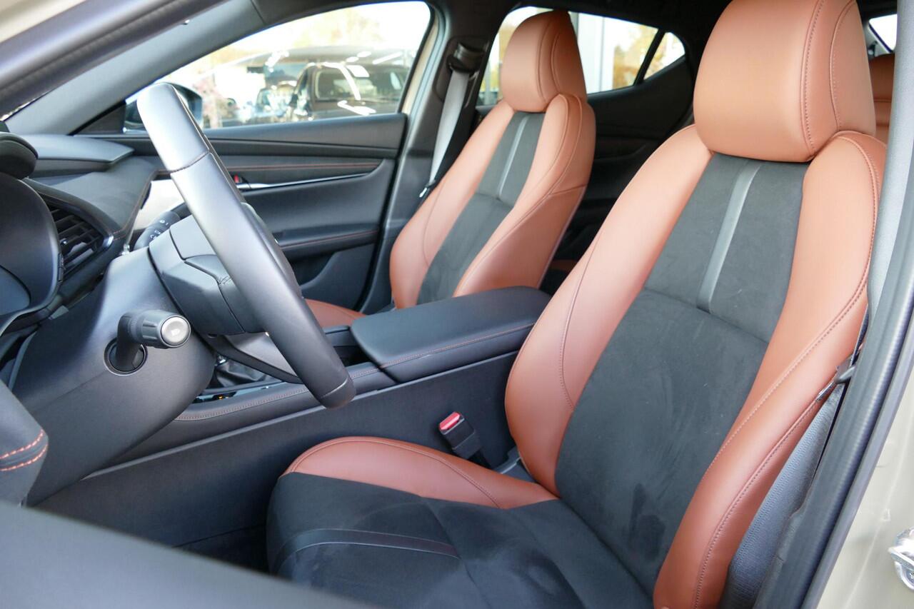 Mazda 3 2.0 e-SkyActiv-X M Hybrid 186 Nagisa | Camera | Stoelverwarming | Stuurverwarming | Rijklaarprijs |