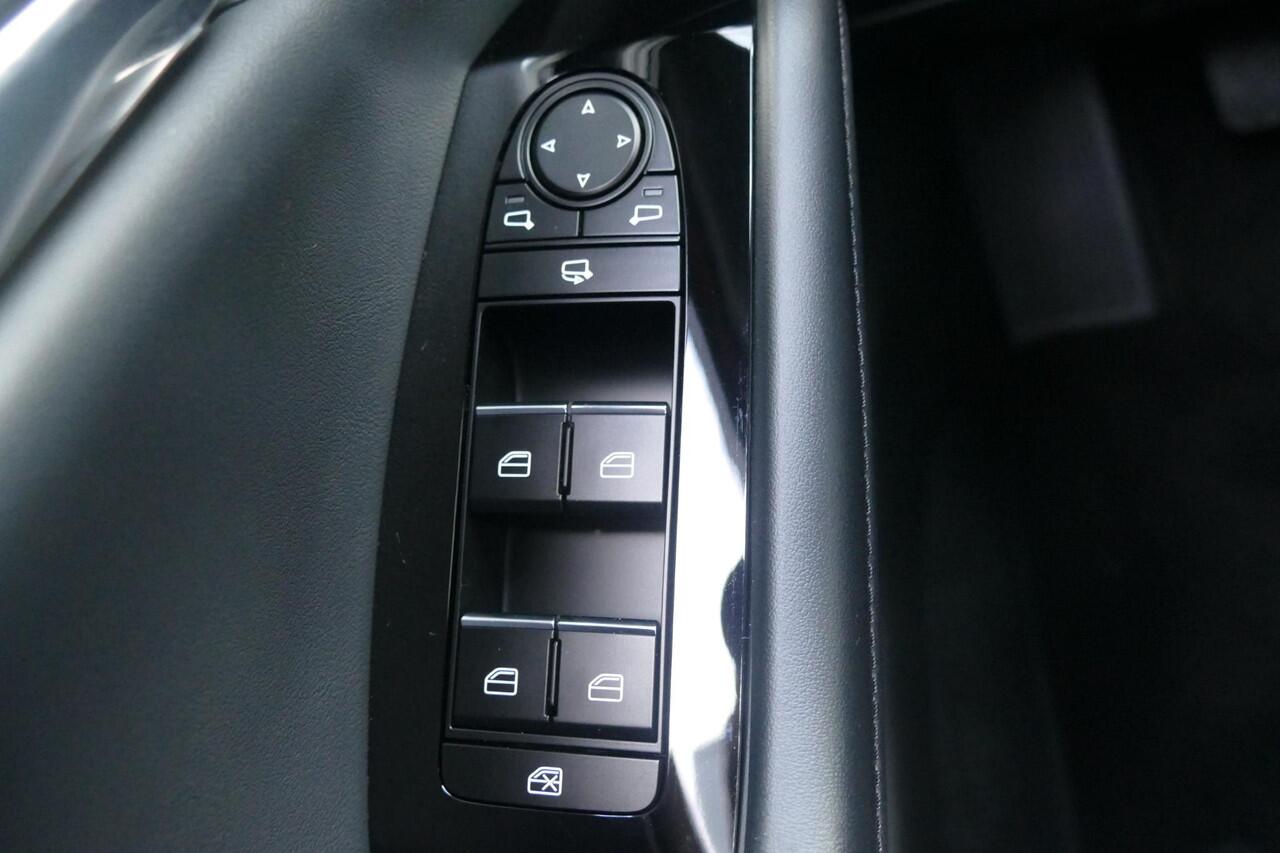 Mazda 3 2.0 e-SkyActiv-X M Hybrid 186 Takumi | DEMO| FULL OPTION | LEDER | RIJKLAARPRIJS!