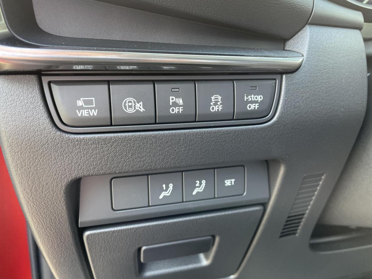 Mazda 3 3 Sedan 2.0 E-SkyActiv-X 186 Takumi , Demovoordeel ¤ 8.940,- , Automaat, Leder, Bose, 360 Camera, HUD, LMV 18 Inch, Clima, Stoelverwarming, Stuurverwarming, Navi, Apple Carplay, LKA, Adap. Cruise