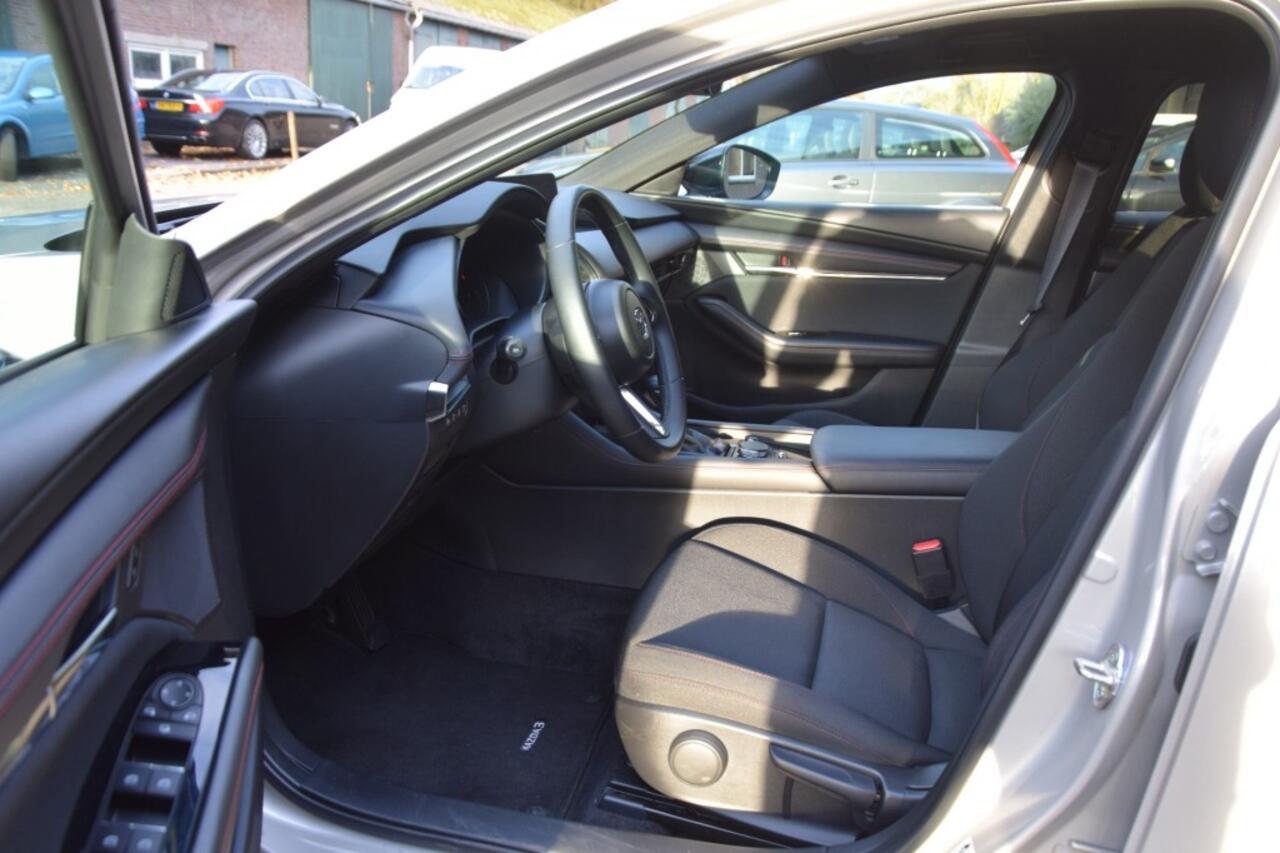 Mazda 3 2.5 E-SA-G HOMURA